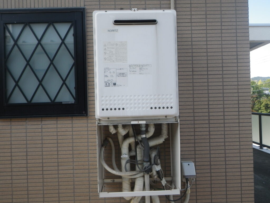 吹田市　戸建住宅　ノーリツ　ガス給湯器　取替交換工事施工　GT-2450SAWX　から　GT-2470SAW