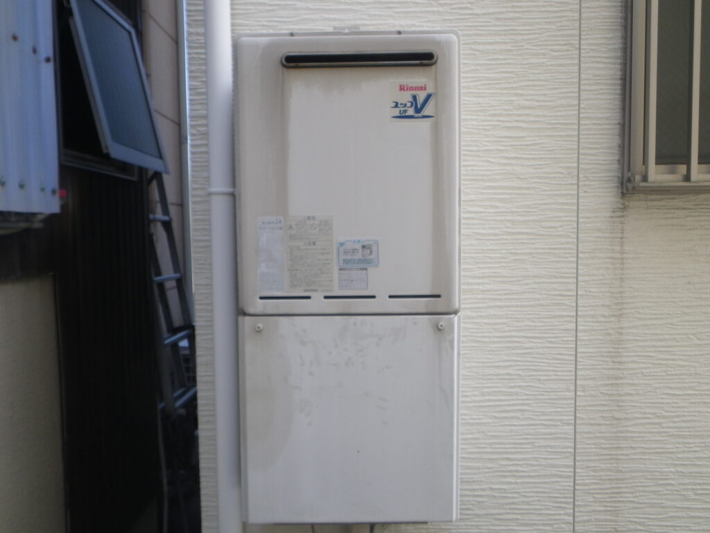 尼崎市　戸建住宅　ノーリツ　ガス給湯器　取替交換工事施工　リンナイRUF-240SAW　から　GT-2470SAW
