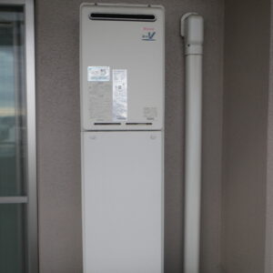 尼崎市　マンション　リンナイ　24号ガス給湯器　取替交換工事施工　RUJ-A2400W(A)