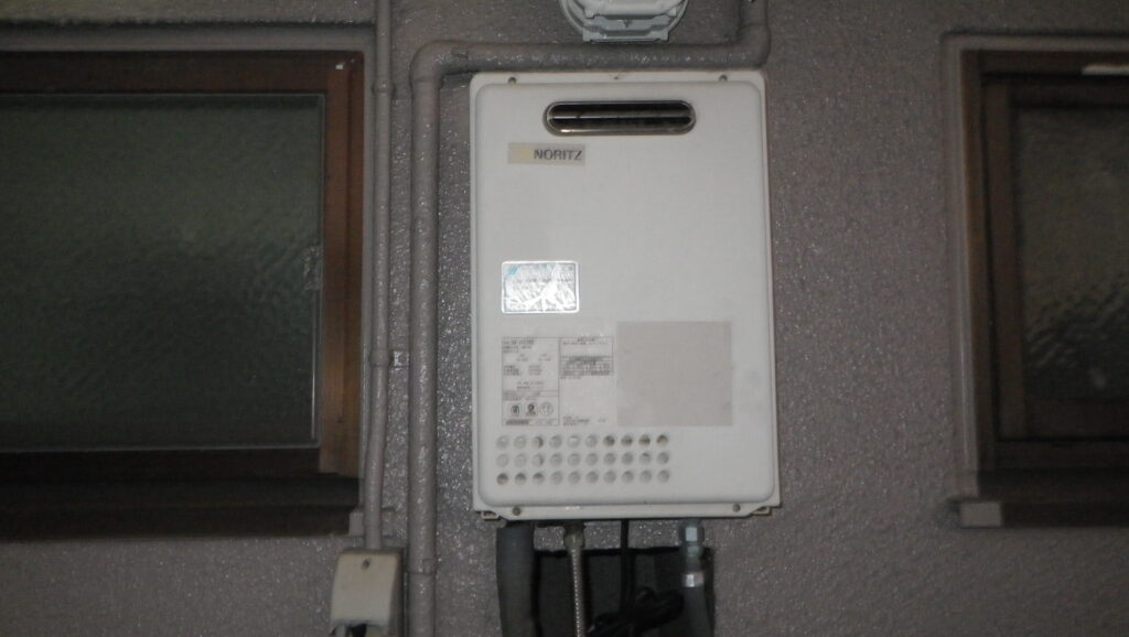 尼崎市マンション　ノーリツ16号ガス給湯器　取替交換工事施工　GQ-1637WS　から　GQ-1639WS-1