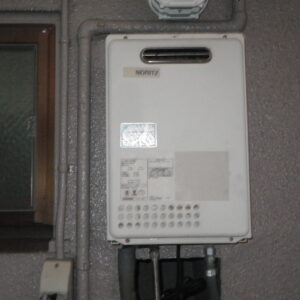 尼崎市マンション　ノーリツ16号ガス給湯器　取替交換工事施工　GQ-1637WS　から　GQ-1639WS-1