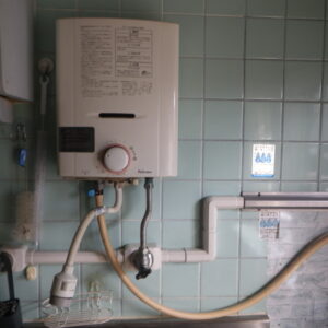 尼崎市　杭瀬団地　ノーリツ瞬間湯沸器　取替交換工事施工　パロマPH-507A　から　GQ-551MW