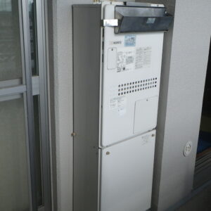 西宮市　マンション　ノーリツ24号ガス給湯器　取替交換工事施工　GTH-2444SAWXD　から　GTH-C2460SAW-1