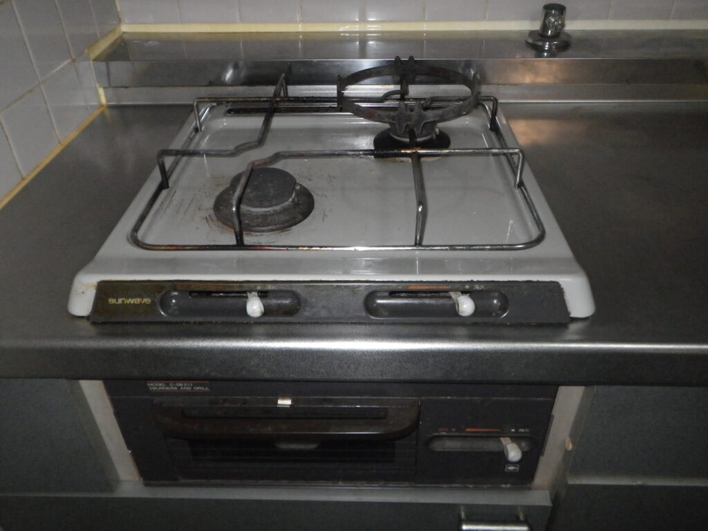 西宮市　マンション　ノーリツ2口コンロ　取替交換工事施工　サンウエーブC-SB211 　から　N2G23KSQ1