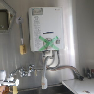 西宮市マンション　ノーリツ5号元止湯沸器　取替交換工事施工　大阪ガス33-064　から　GQ-551MW