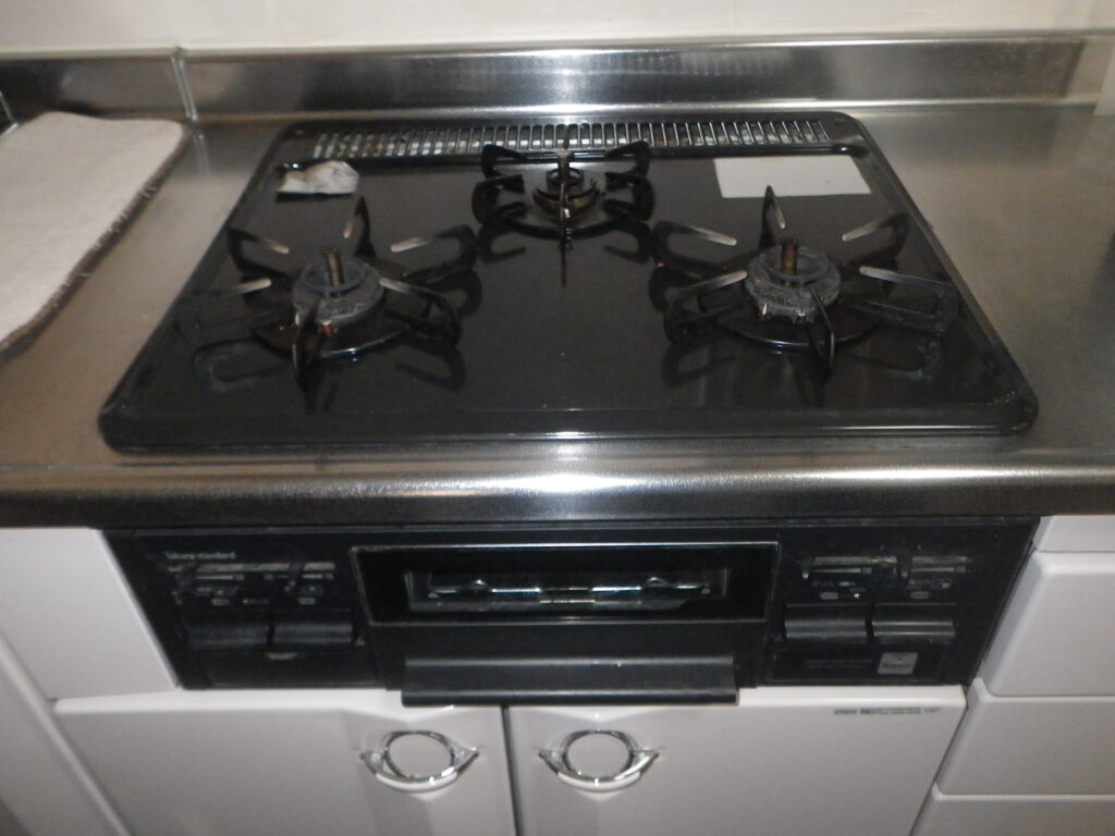 尼崎市　戸建住宅　ノーリツ　ガスビルトインコンロ　取替交換工事施工　タカラT33-10R　から　N3GT2RVQ1