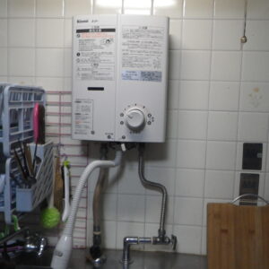 伊丹市　マンション　ノーリツ　元止湯沸器　取替交換工事施工　リンナイRUS-V51VT　から　GQ-551MW
