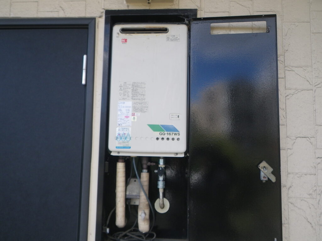 西宮市　ハイツ　リンナイ　16号ガス給湯器　取替交換工事施工　ノーリツGQ-167WS　から　RUK-V1610BOX