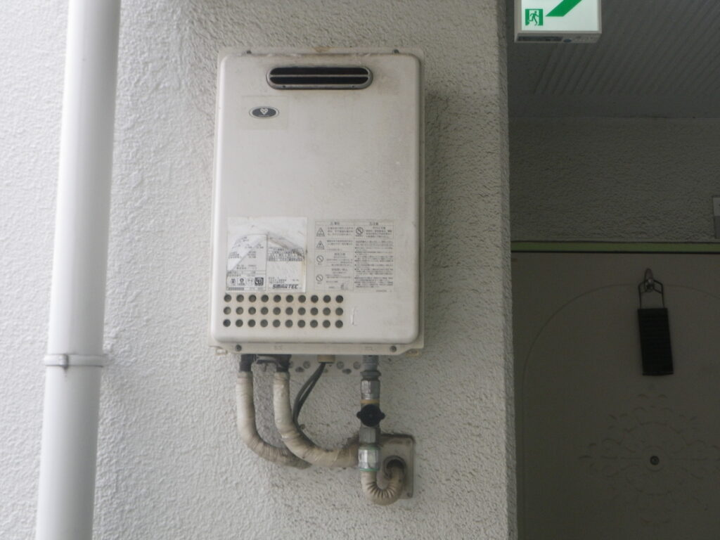 尼崎市　マンション　ノーリツ16号ガス給湯器　取替交換工事施工　大阪ガス　から　GQ-1639WS-1