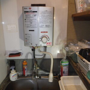 尼崎市　店舗　ノーリツ　元止め湯沸かし器　取替交換工事施工　リンナイ　から　GQ-551MW