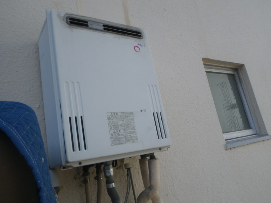 尼崎市　戸建住宅　ノーリツ24号エコジョーズ　取替交換工事施工　パーパスGX-2400ZW　から　GT-C2472SAW