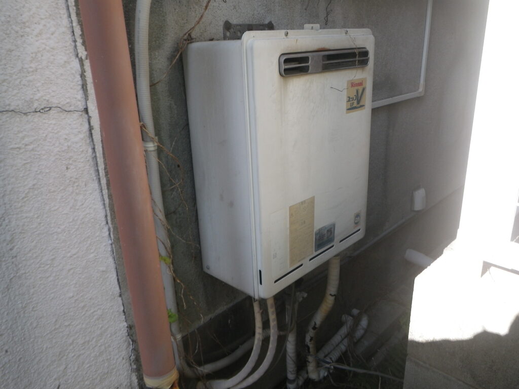 尼崎市　戸建住宅　ノーリツ16号ガスふろ給湯器　取替交換工事施工　リンナイRUF-V1615SAW　から　GT-1670SAW