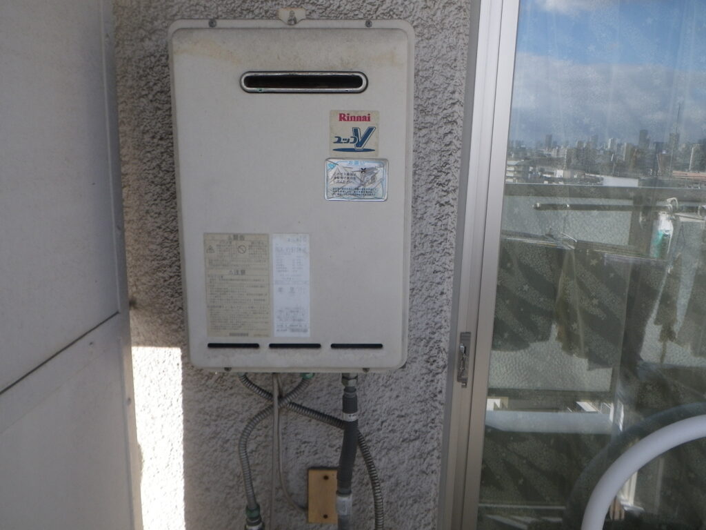 大阪市西淀川区　マンション　ノーリツ　ガス給湯器　取替交換工事施工　リンナイRUX-V1615W-E　から　GQ-1639WS-1